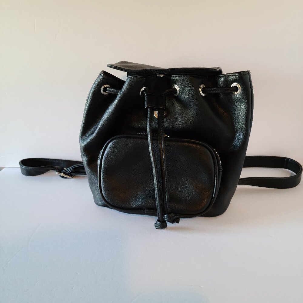 WILD FABLE BLACK 9'' MINI FAUX LEATHER WITH DRAW STRING CLOSURE